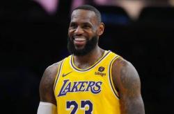  一场比赛一支球队不得多于几人 