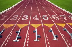 穆古鲁扎在MAD比赛中夺冠，大比分获胜引发热议！赛场气氛高涨