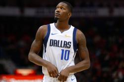 包含梅西迎来七赛季出色发挥，独行侠观众热烈欢呼！全场沸腾不已的词条