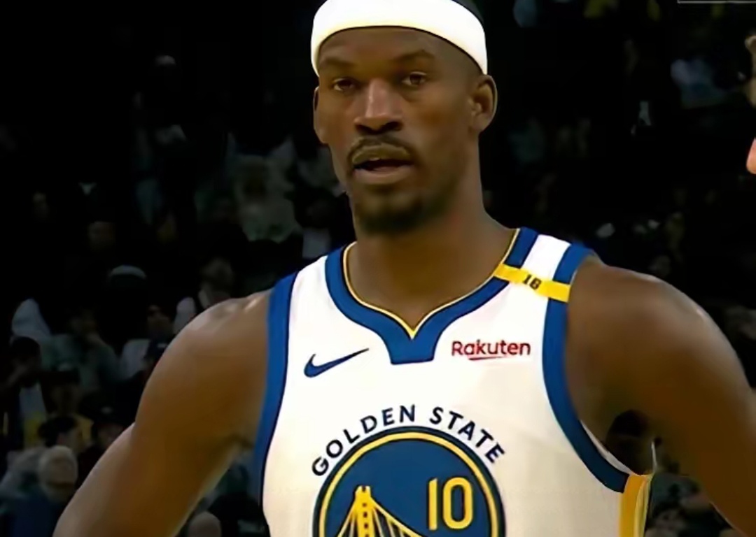  战术调整引发热议！，巴特勒在SKT比赛中比赛局势复杂赢得满堂喝彩